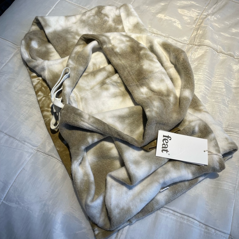 Feat blanket blend hoodie